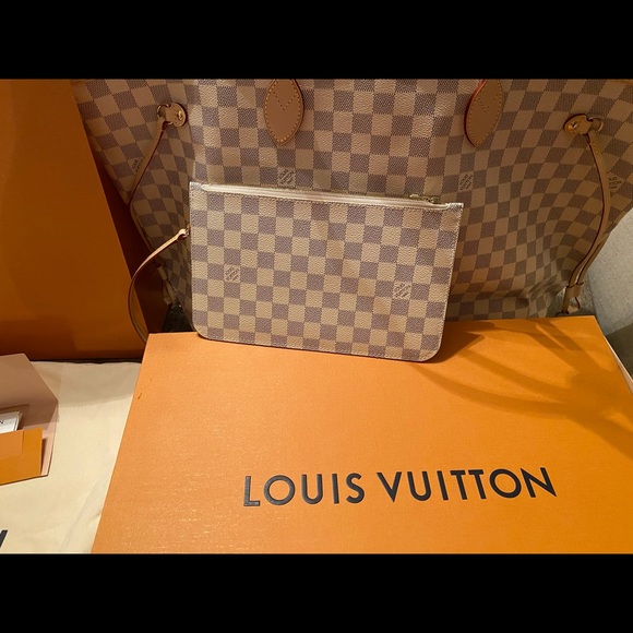 AUTHENTIC SOLD-OUT EVERYWHERE! GM Damier Azur Neverfull. 15.4 x 12.6 x 7.9 in. - Picture 3 of 13